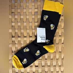 Old Navy Novelty Crew Socks with Beer Mug Design - Black &  Yellow NEW